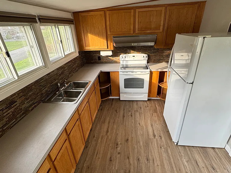 24 Richlee Dr — Photo 9