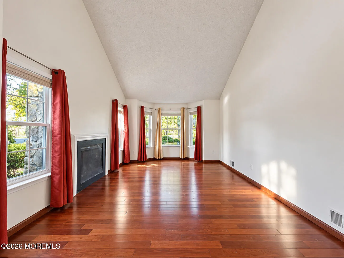 3 bed, 2.5 bath, 2008 sqft, $3,400 — Photo 4