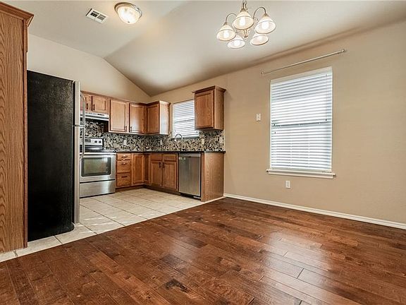 4th image of 504 Choctaw Gate Dr