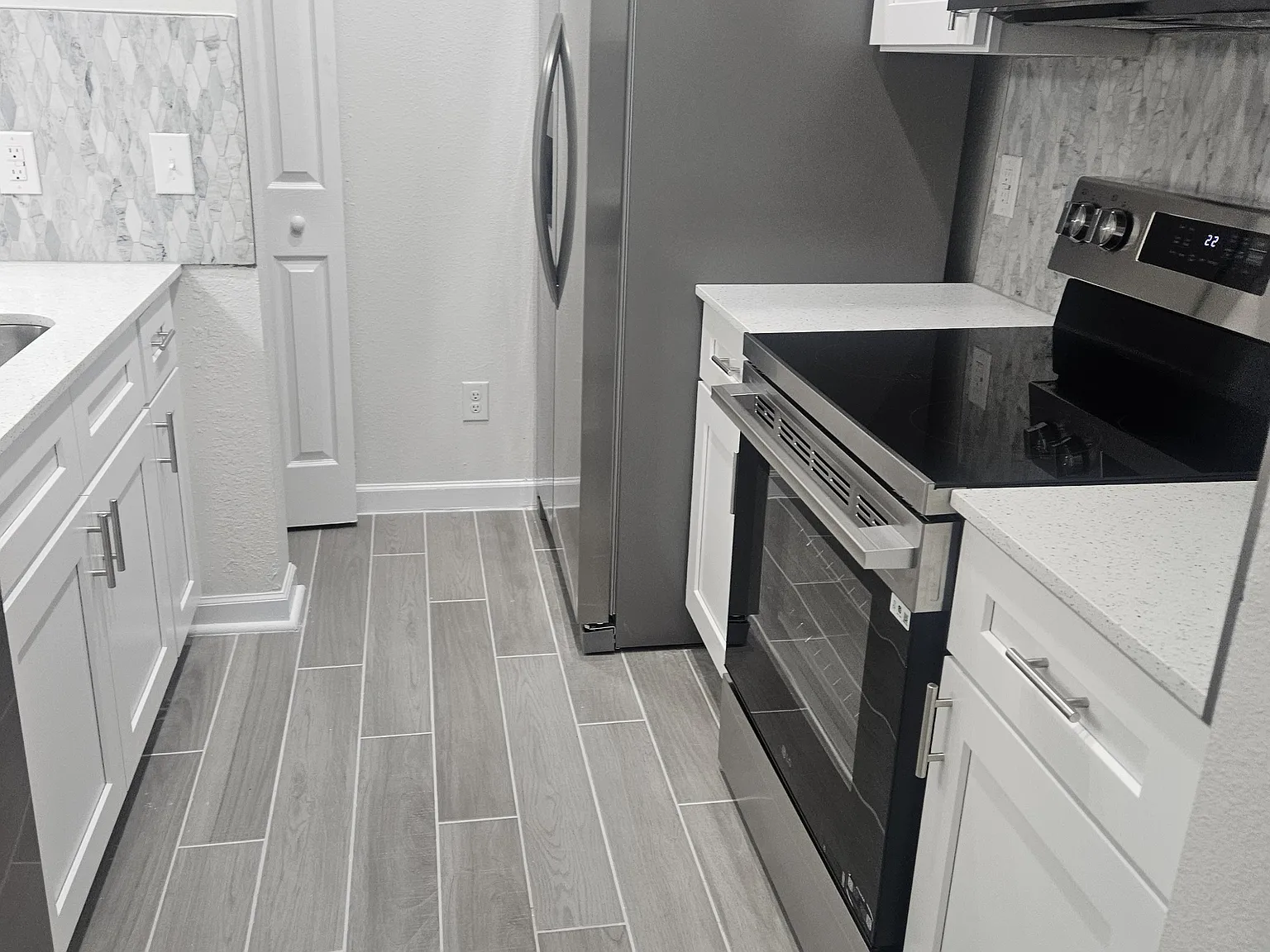 2 bed, 1000 sqft, $1,800 — Photo 2