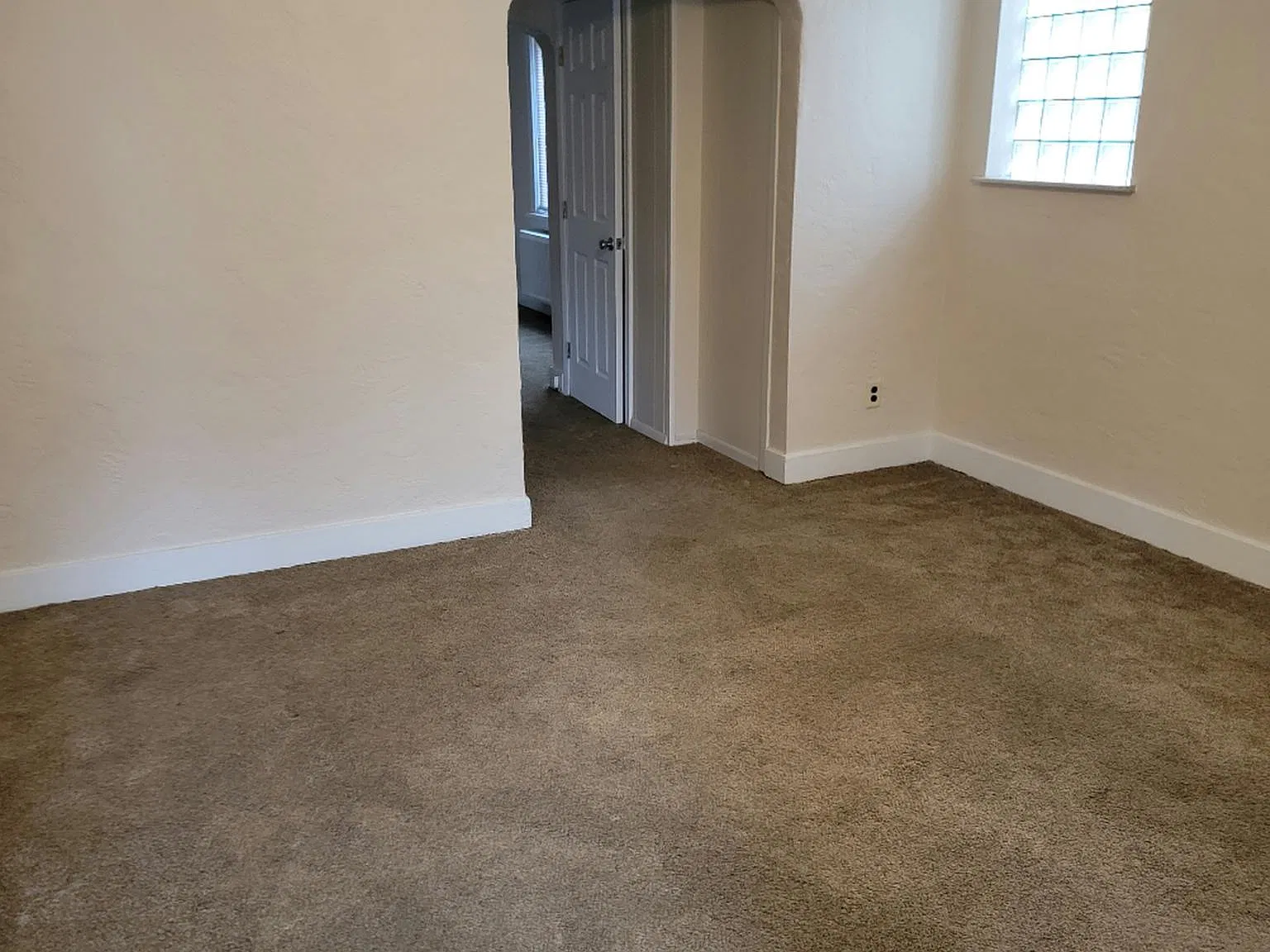 3 bed, 1366 sqft, $1,790 — Photo 4