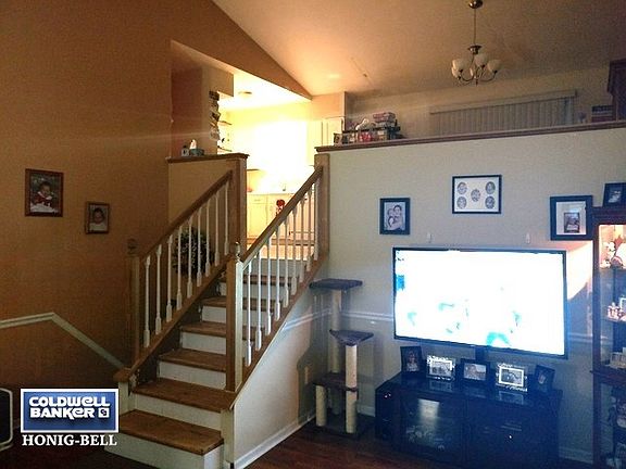 3rd image of 544 Jackson Woods Ct