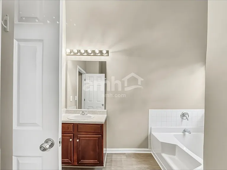 369 Hidden Creek Ln — Photo 12
