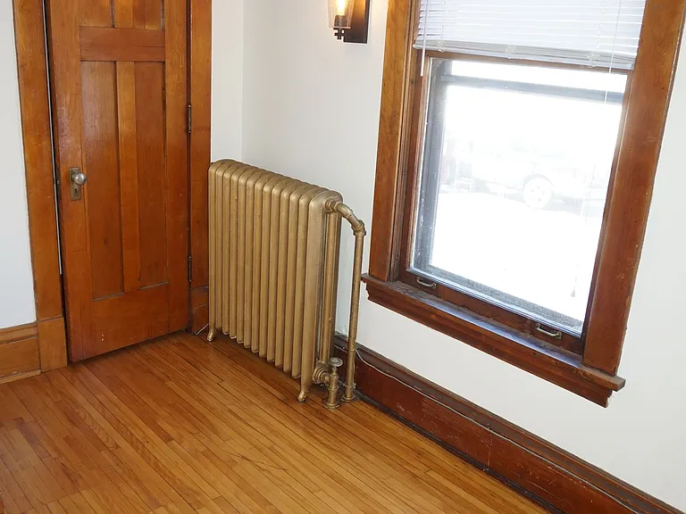 833 Grand Apartments — Photo 27