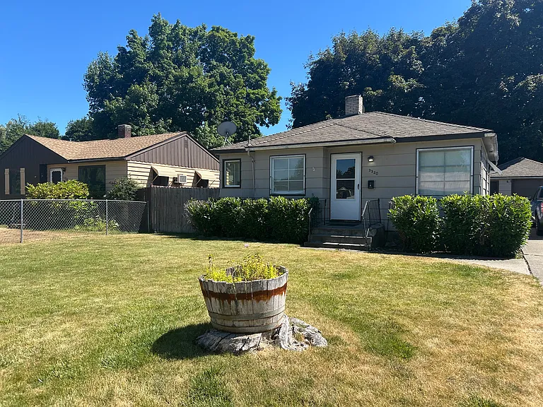 3320 E Congress Ave — Photo 2