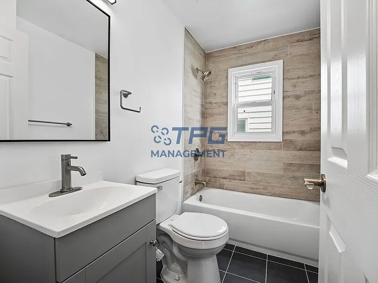 813 Union St — Photo 11