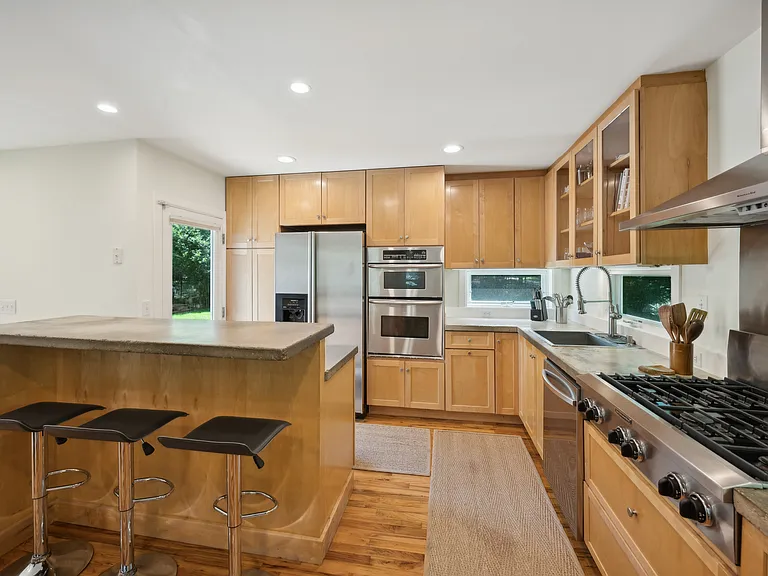 166 Woodbine Dr — Photo 6