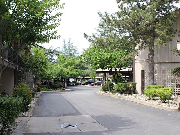 5th image of 2155 Park Marina Dr APT 4