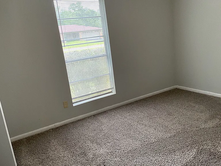 2 Ouida Cir — Photo 6