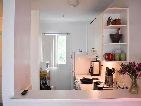 3rd image of 835 SW 2nd St APT 201