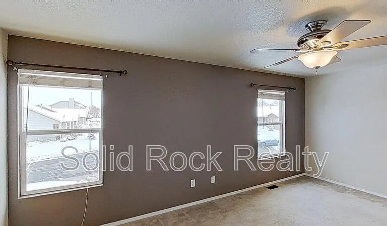 4642 Crow Creek Dr — Photo 11