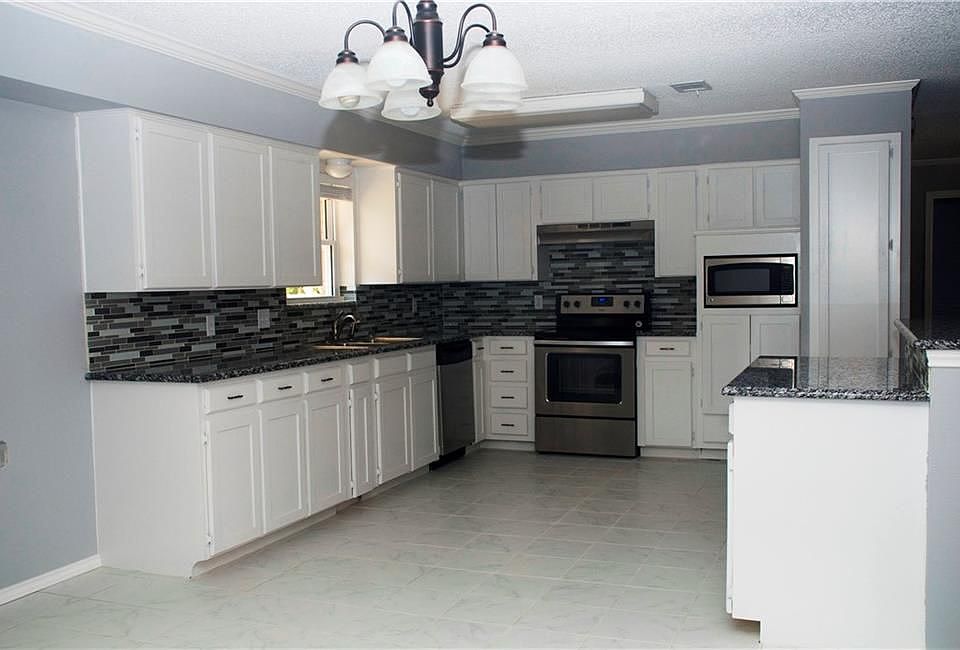 1st image of 469 Frankie Ln