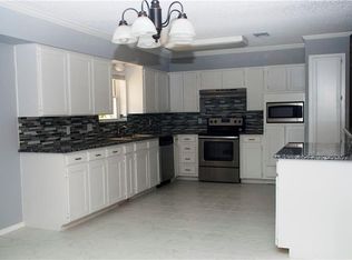 469 Frankie Ln, Lewisville, TX 75057