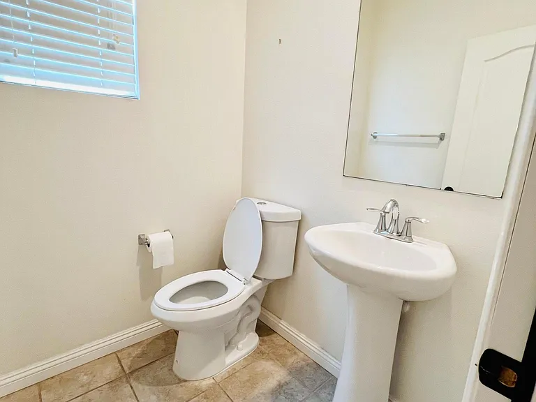 14518 Viva Dr — Photo 8