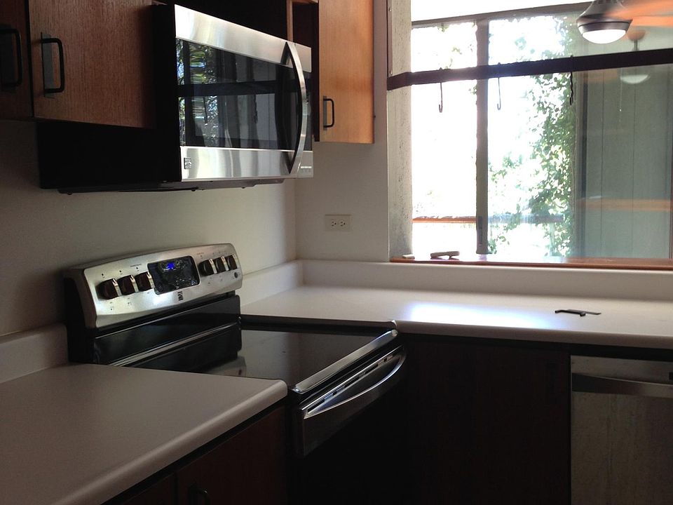 Kitchen looking to lanai