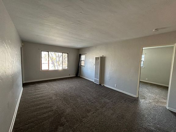 5th image of 211 E Mulberry St APT 4