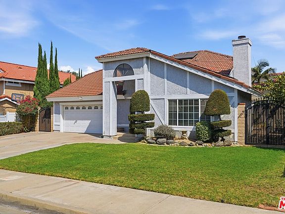 5th image of 1045 Grossmont Dr