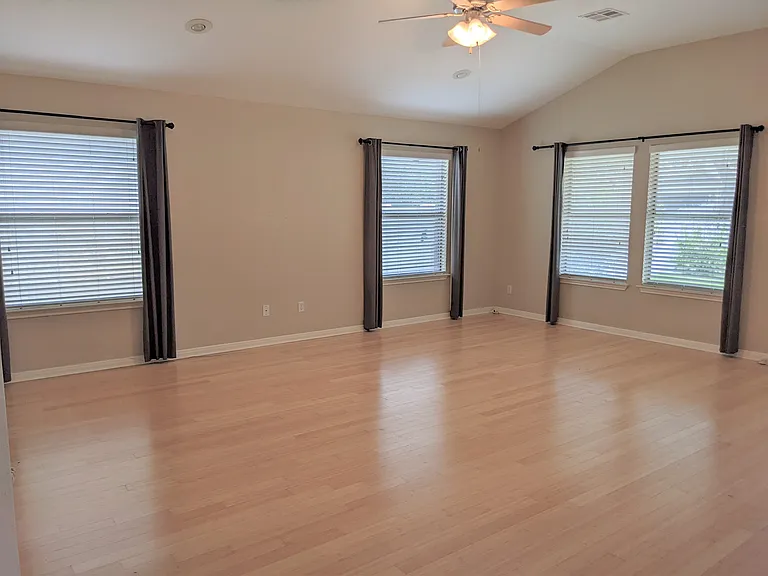 1502 Discovery Blvd — Photo 3