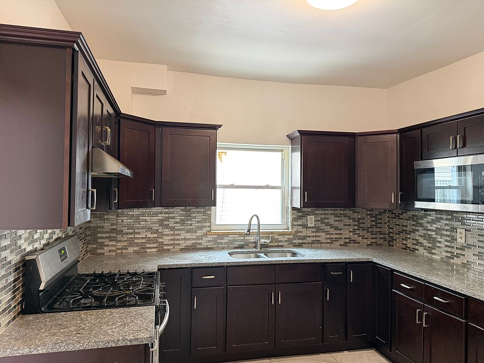 1st image of 1344 Purdy St #1