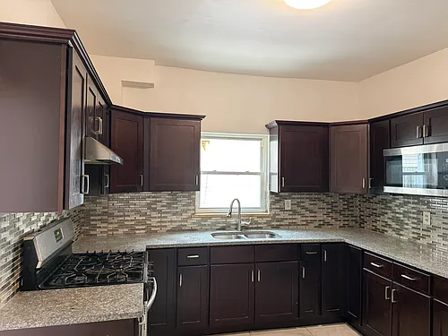 1344 Purdy St #1 Photo 1