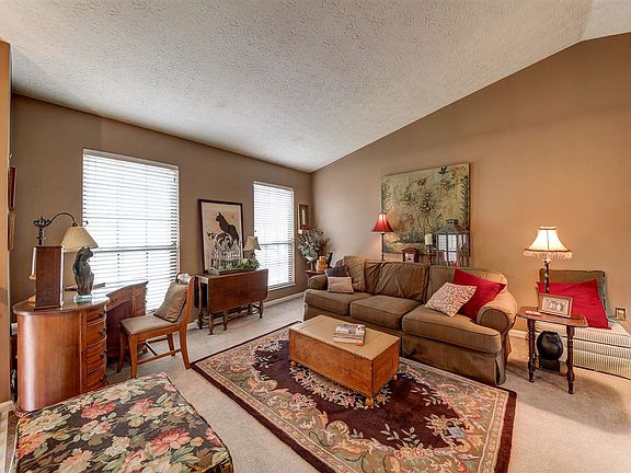 3rd image of 3513 Meadowlark Dr