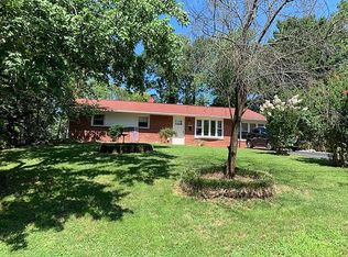 5012 Treetop Ln, Alexandria, VA 22310