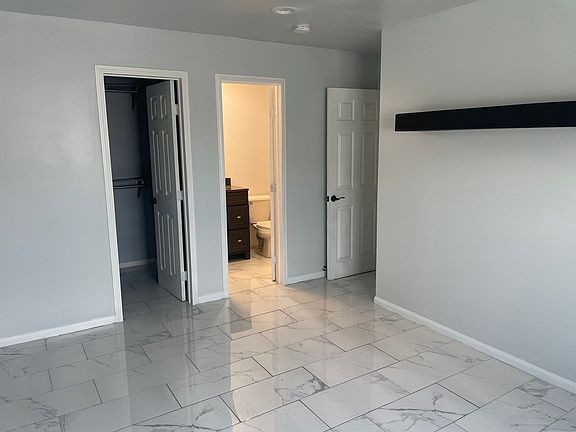 3rd image of 134 W Plaza Blvd