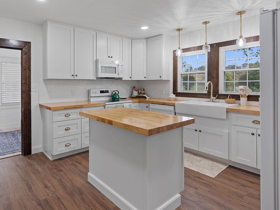 10th image of 852 County Road 422