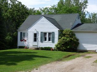 3877 Schmuhl Rd, Benton Harbor, MI 49022