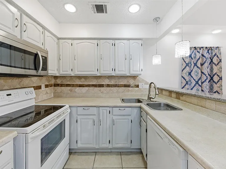 12503 Newbrook Dr — Photo 9