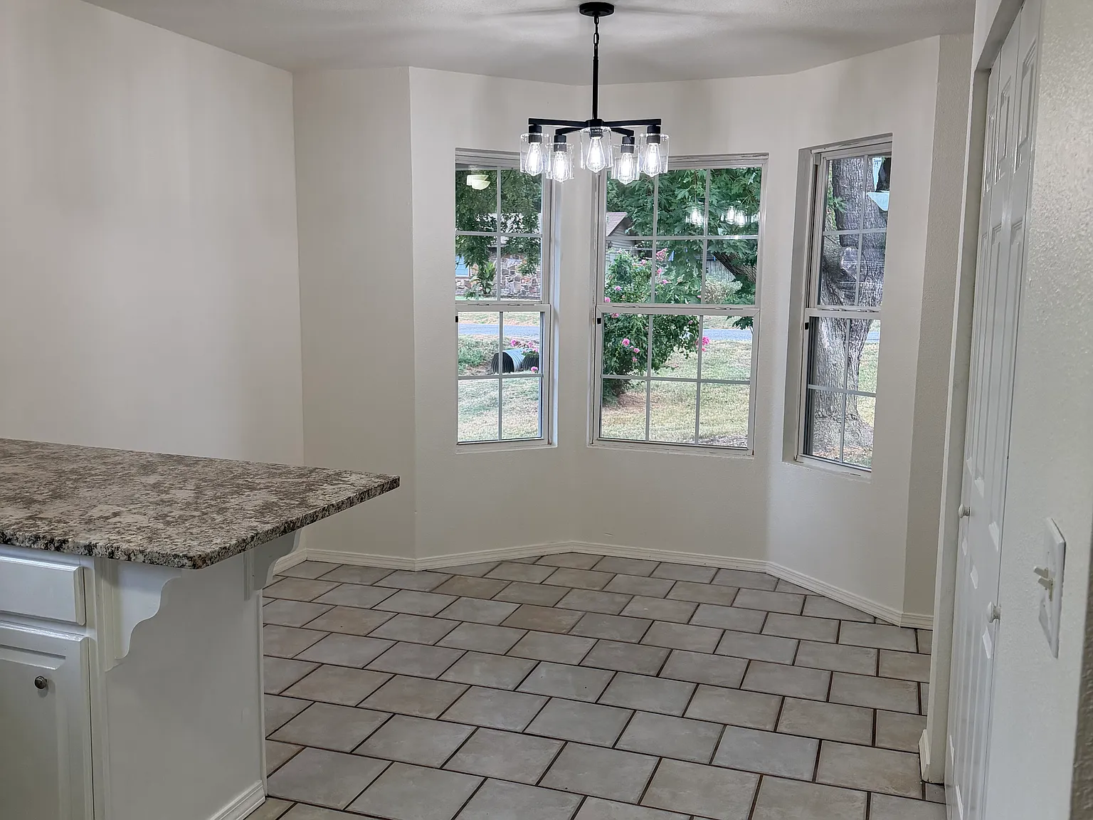 4 bed, 1602 sqft, $1,600 — Photo 2