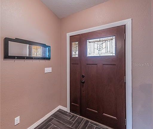 4th image of 2913 Meadow Wood Dr