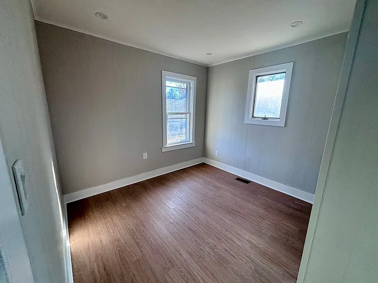 63 Carlton Ave — Photo 10