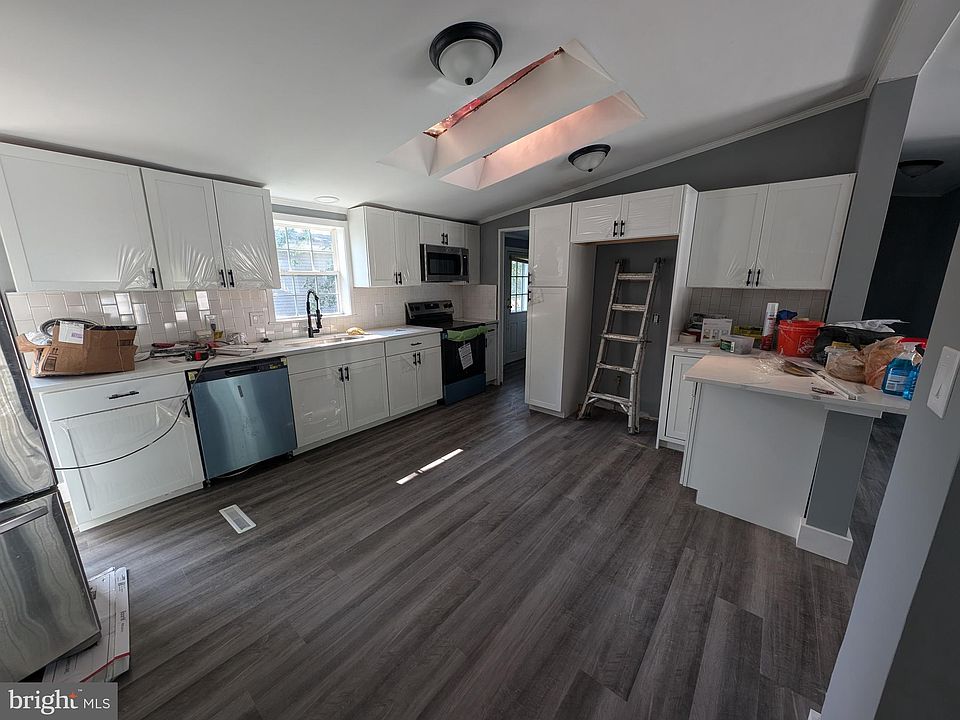 2nd image of 4745 Flanders Ln Trailer L