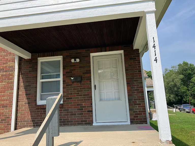 1414 Dawson St — Photo 2