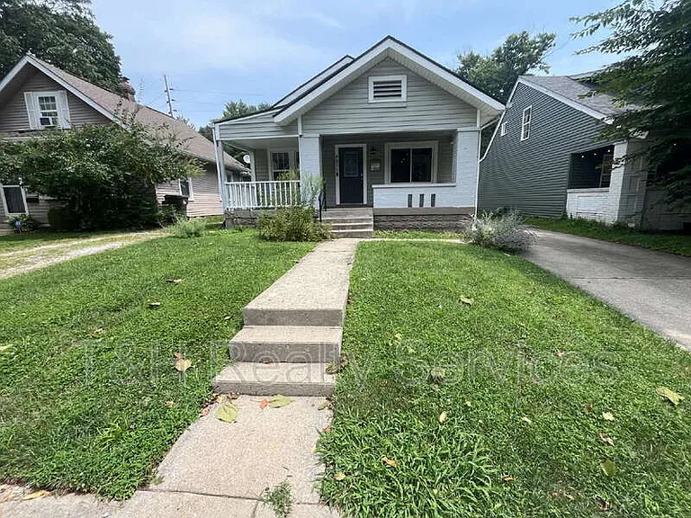 4831 Winthrop Ave — Photo 2