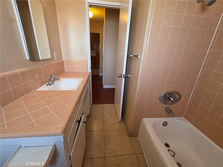 901 Carob Way #C — Photo 11