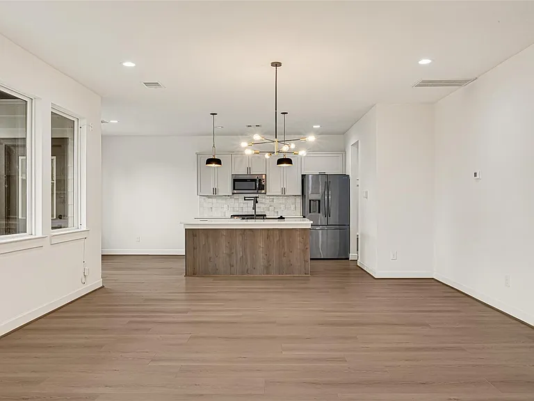 3613 Gano St — Photo 9