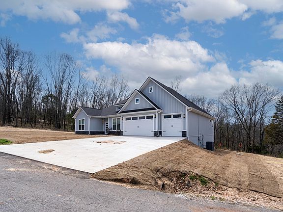 2nd image of 11 Scalloway Cir