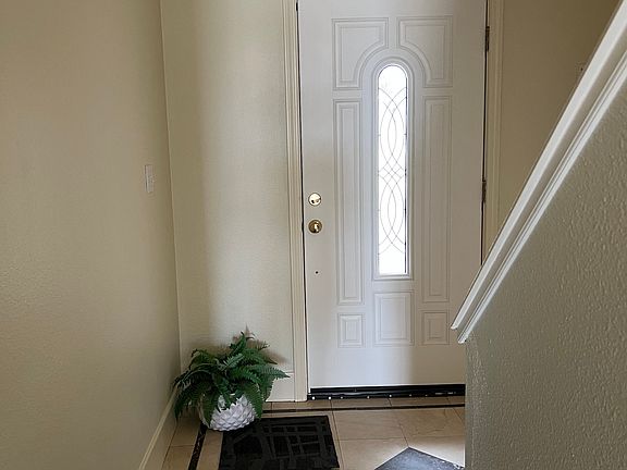 4th image of 35 Jennings Ct
