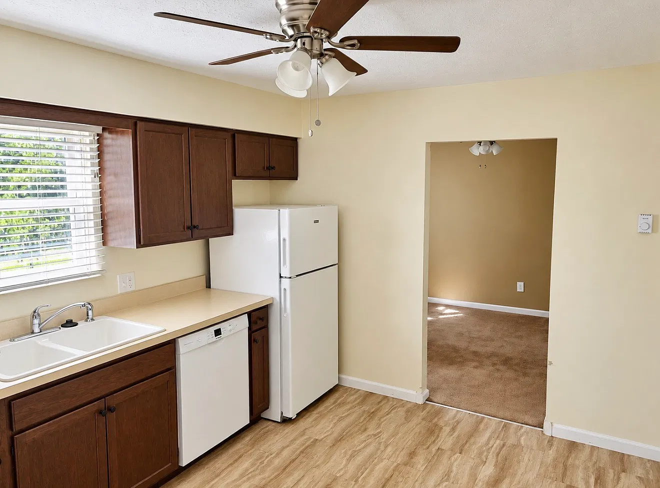 3 bed, 1500 sqft, $1,800 — Photo 2