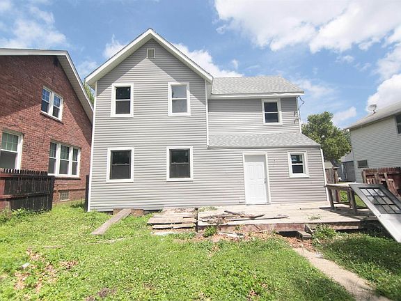 2nd image of 2243 W 4th St