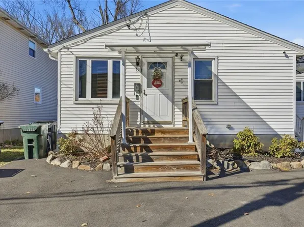 15 Gage St, Providence, RI 02909