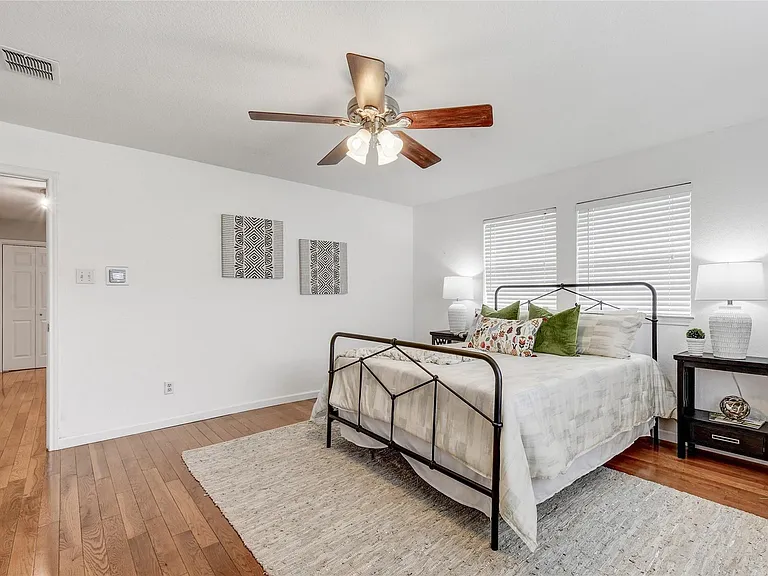 2408 W Messick Loop — Photo 18