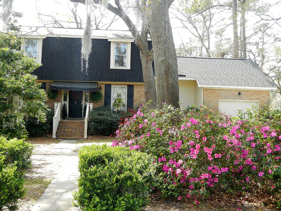 1st image of 7 Garden Corner Ct