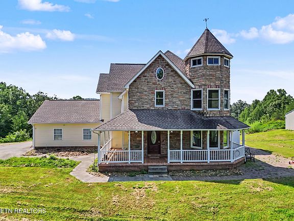 2nd image of 582 Bethlehem Rd