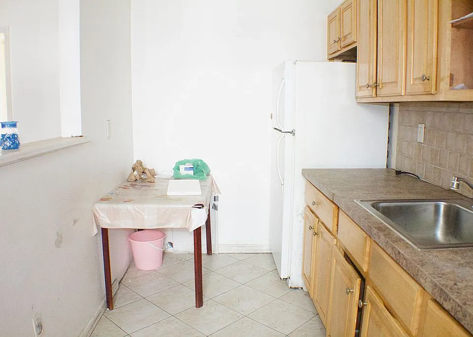 Eat in kitchen 