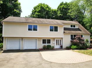 692 Closter Dock Rd, Closter, NJ 07624