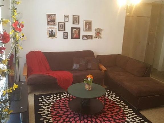3rd image of 104 E Marbrisa Way