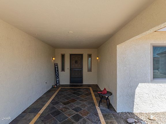 2nd image of 2355 Huntington Dr